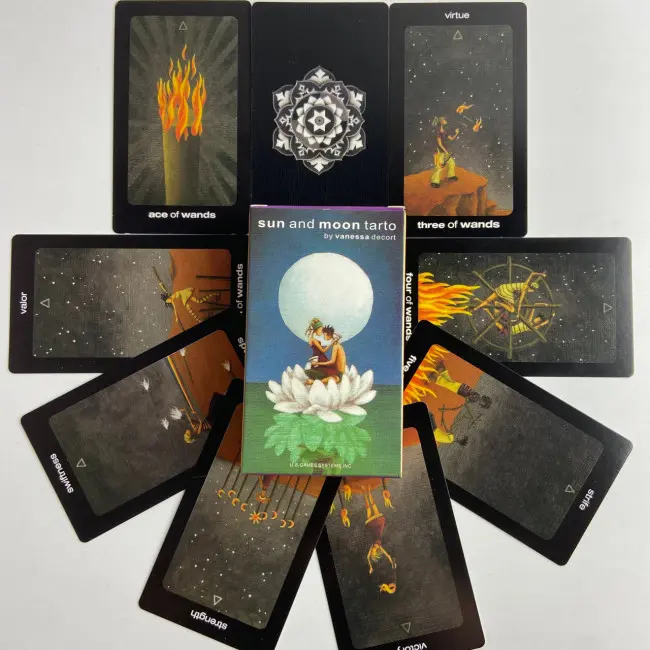 Карти Таро - Сонця і Місяця, зменшена (Sun and Moon Tarot)