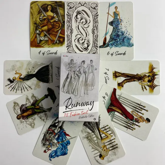 Карти Таро - Модного Вироку, зменшена (Runway Fashion Tarot)