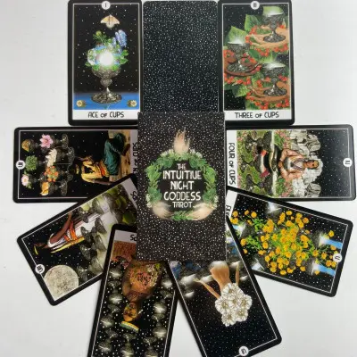 Карти Таро - Інтуїтивне Таро Нічної Богині, зменшена (The Intuitive Night Goddess Tarot)